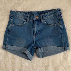 H&M Mid Waisted Shorts